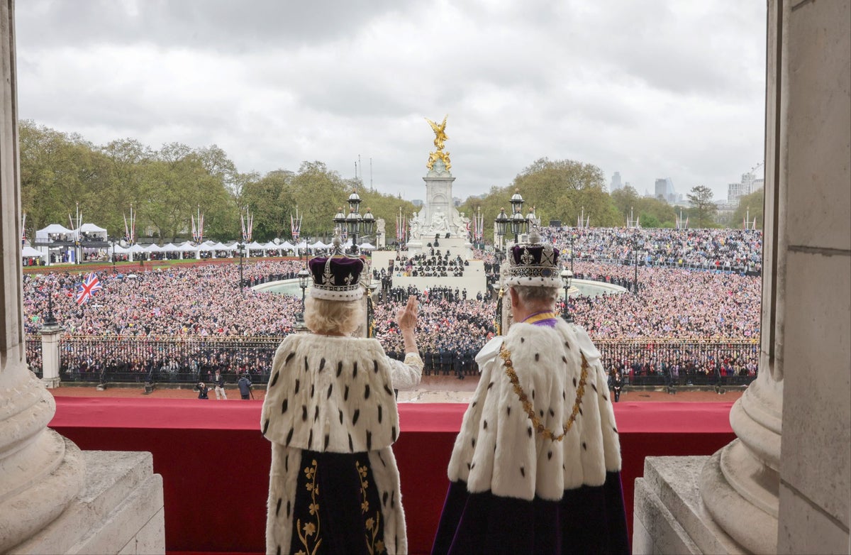 Buckingham Palace Release Official Images 454hlrnw kyMq20 Trump%2520press%2520conference